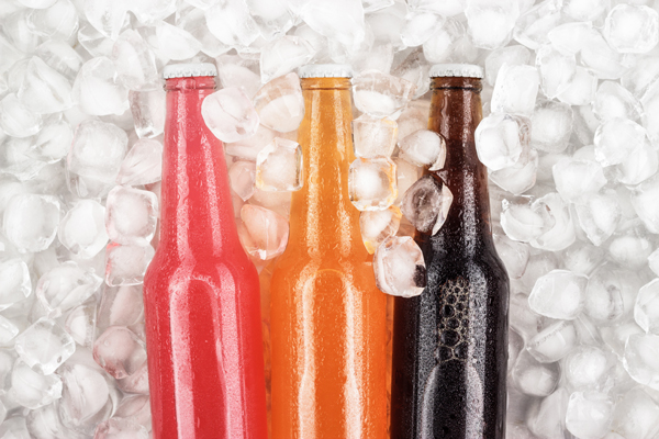different sugar drinks are cooling in the ice