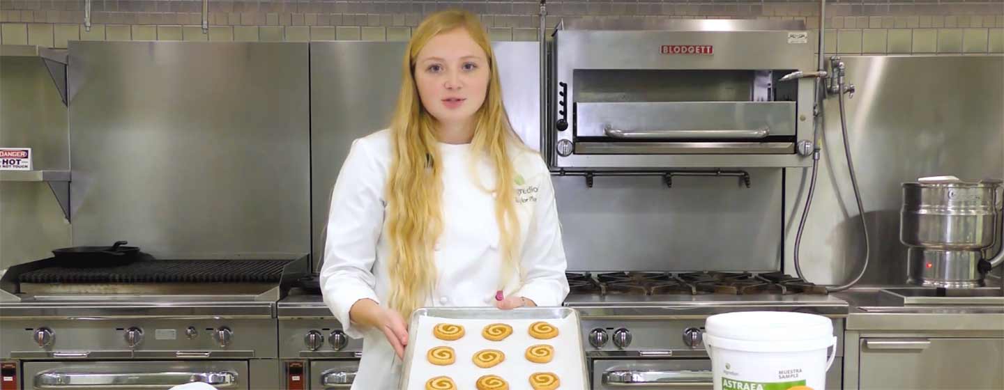 video commercial baking with allulose